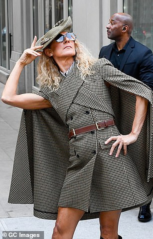 Celine Dion diện váy kết hợp với quần - 5