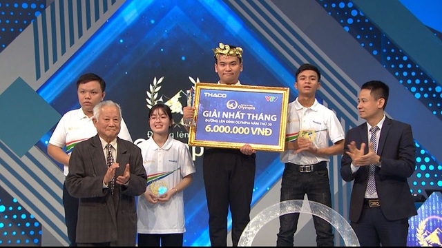 Nam sinh chỉ mong được 10 điểm tiếp tục lọt vào vòng thi Quý Olympia - 2 Nam sinh chỉ mong được 10 điểm tiếp tục lọt vào vòng thi Quý Olympia - 2