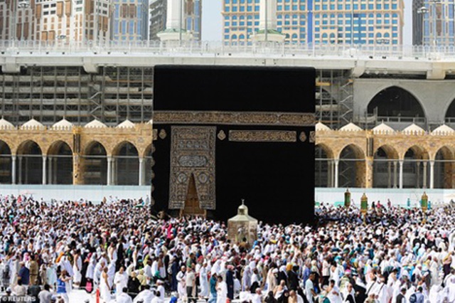 Cảnh tượng vắng vẻ hiếm thấy tại thánh đường hồi giáo Mecca - 4 Cảnh tượng vắng vẻ hiếm thấy tại thánh đường hồi giáo Mecca - 4