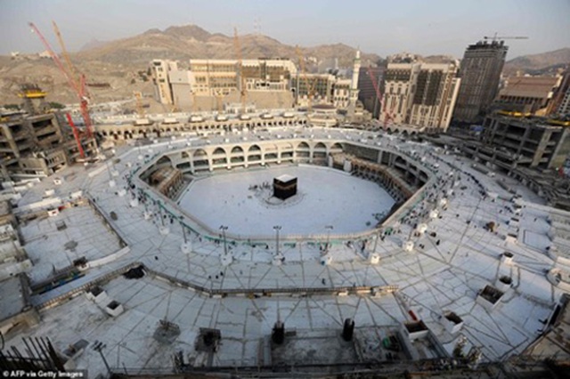 Cảnh tượng vắng vẻ hiếm thấy tại thánh đường hồi giáo Mecca - 6 Cảnh tượng vắng vẻ hiếm thấy tại thánh đường hồi giáo Mecca - 6