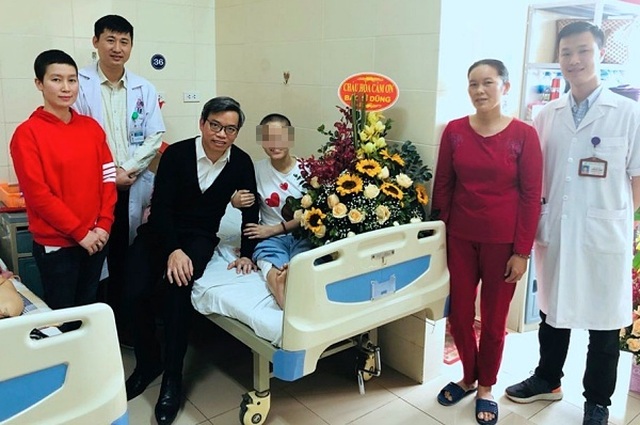 Cô gái “Iron woman” của Việt Nam: Bước đi bằng xương đùi kim loại - 4 Cô gái “Iron woman” của Việt Nam: Bước đi bằng xương đùi kim loại - 4