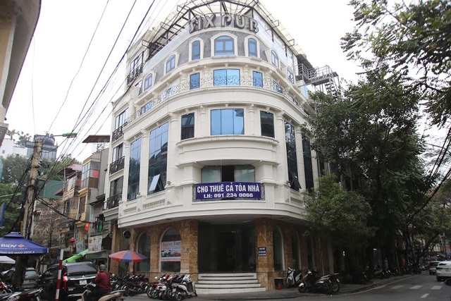 Covid-19 bùng phát ở Hà Nội: Loạt mặt bằng vị trí “vàng” hạ giá, căng biển cho thuê - 2 Covid-19 bùng phát ở Hà Nội: Loạt mặt bằng vị trí “vàng” hạ giá, căng biển cho thuê - 2