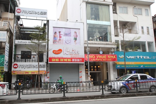 Covid-19 bùng phát ở Hà Nội: Loạt mặt bằng vị trí “vàng” hạ giá, căng biển cho thuê - 3 Covid-19 bùng phát ở Hà Nội: Loạt mặt bằng vị trí “vàng” hạ giá, căng biển cho thuê - 3
