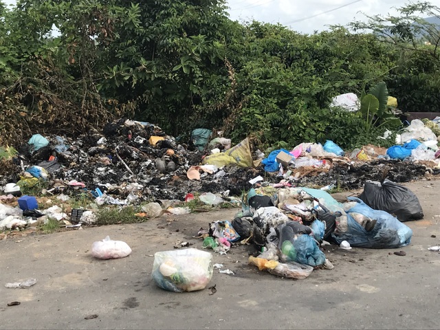 Con đường rác ở huyện nông thôn mới duy nhất của Quảng Ngãi - 4 Con đường rác ở huyện nông thôn mới duy nhất của Quảng Ngãi - 4