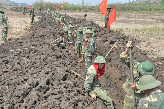 Hạn hán, xâm nhập mặn nguy cơ lan rộng đến Trung Bộ - 2 Hạn hán, xâm nhập mặn nguy cơ lan rộng đến Trung Bộ - 2