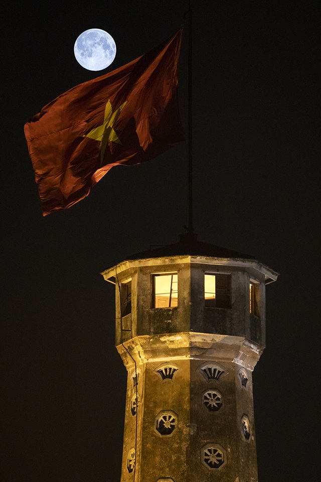Chiêm ngưỡng siêu trăng trên bầu trời Hà Nội vào đêm 9/3 - 8 Chiêm ngưỡng siêu trăng trên bầu trời Hà Nội vào đêm 9/3 - 8