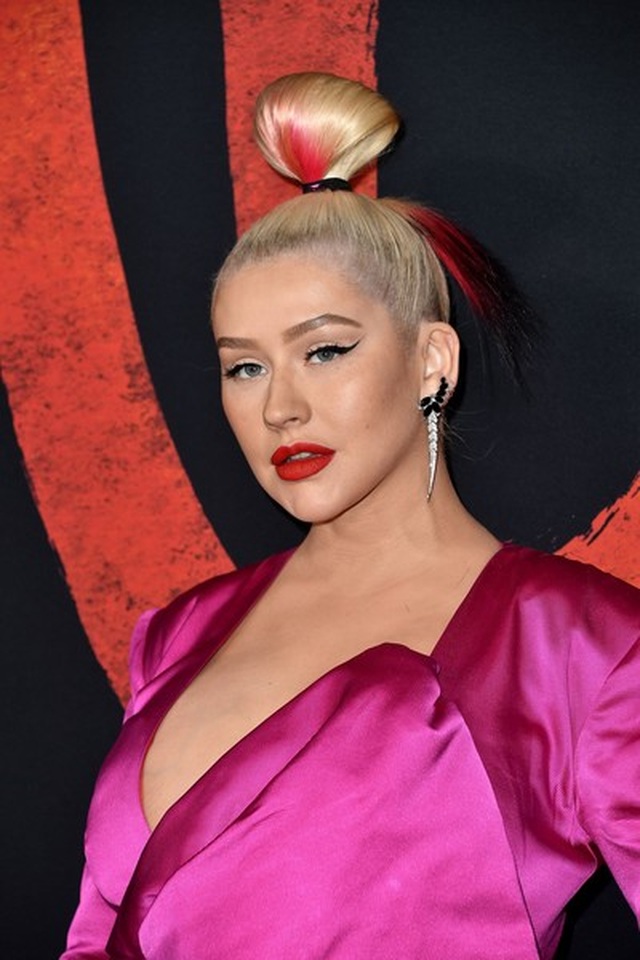 christina-aguilera-premiere-disney-mulan-arrivals-rt-6-ix-s-0-r-edul-1583829111399.jpg