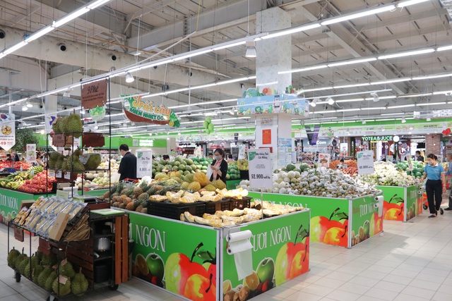 Hà Nội: Siêu thị đầy ắp hàng hoá, người dân tha hồ lựa chọn - 1 Hà Nội: Siêu thị đầy ắp hàng hoá, người dân tha hồ lựa chọn - 1