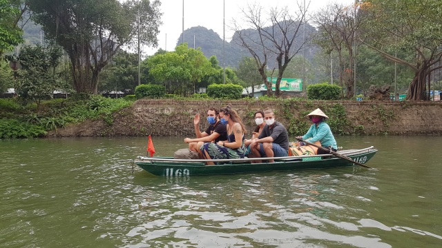 Tràng An từ chối bán vé du khách không đeo khẩu trang - 7