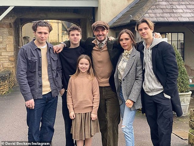 Sau 23 năm, David Beckham vẫn giữ tấm vé tàu ghi số điện thoại của Victoria - 4 Sau 23 năm, David Beckham vẫn giữ tấm vé tàu ghi số điện thoại của Victoria - 4