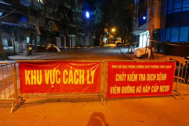 Hình ảnh lạ thường tại Hà Nội giữa mùa dịch Covid - 19 - 13 Hình ảnh lạ thường tại Hà Nội giữa mùa dịch Covid - 19 - 13