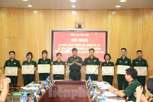 Bóng hồng duy nhất trong 10 Gương mặt trẻ tiêu biểu toàn quân là ai? - 4 Bóng hồng duy nhất trong 10 Gương mặt trẻ tiêu biểu toàn quân là ai? - 4