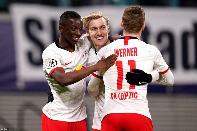 Những khoảnh khắc Tottenham chia tay Champions League đầy cay đắng - 13 Những khoảnh khắc Tottenham chia tay Champions League đầy cay đắng - 13