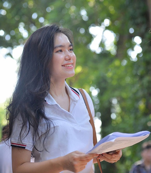 Nữ sinh hot nhất kỳ thi THPT Quốc gia 2019 giờ ra sao? - 1 Nữ sinh hot nhất kỳ thi THPT Quốc gia 2019 giờ ra sao? - 1