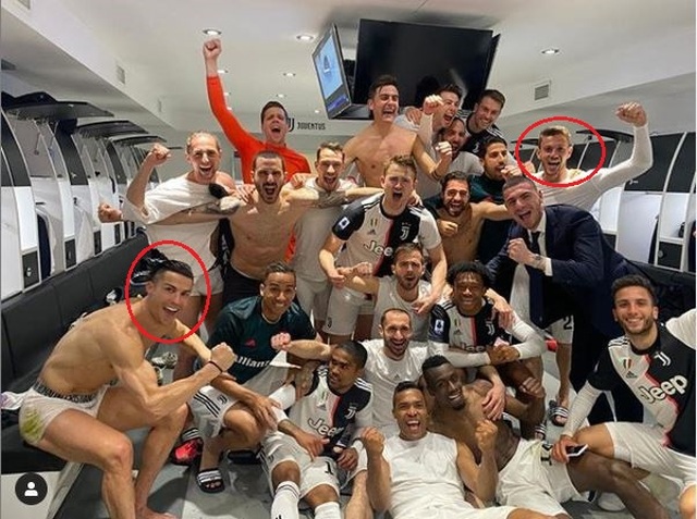 C.Ronaldo lo ngại vì tiếp xúc gần đồng đội dương tính với Covid-19 - 1 C.Ronaldo lo ngại vì tiếp xúc gần đồng đội dương tính với Covid-19 - 1