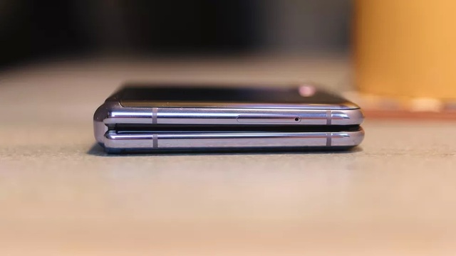 Đánh giá smartphone màn hình gập Galaxy Z Flip - Độc và đắt - Ảnh minh hoạ 2