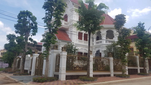 Lạng Sơn gấp rút “truy” trách nhiệm lãnh đạo để xảy ra hàng loạt sai phạm - 2 Lạng Sơn gấp rút “truy” trách nhiệm lãnh đạo để xảy ra hàng loạt sai phạm - 2