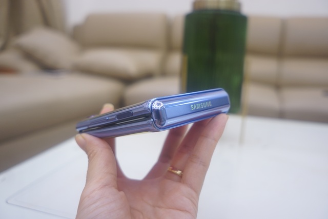 Đánh giá smartphone màn hình gập Galaxy Z Flip - Độc và đắt - 9 Đánh giá smartphone màn hình gập Galaxy Z Flip - Độc và đắt - 9