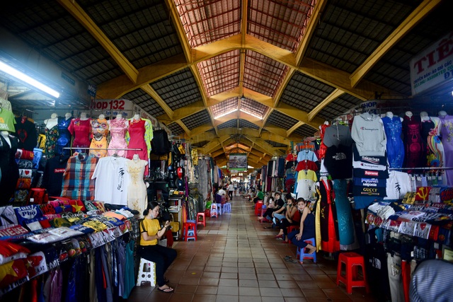 Chợ Bến Thành ế ẩm.jpg Chợ Bến Thành ế ẩm.jpg