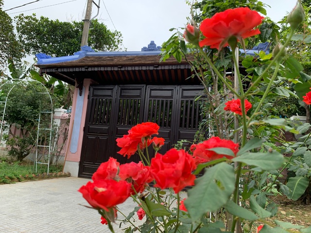 Bất ngờ với căn nhà cổ trăm tuổi đẹp hiếm có của cặp vợ chồng người Huế - 12 Bất ngờ với căn nhà cổ trăm tuổi đẹp hiếm có của cặp vợ chồng người Huế - 12