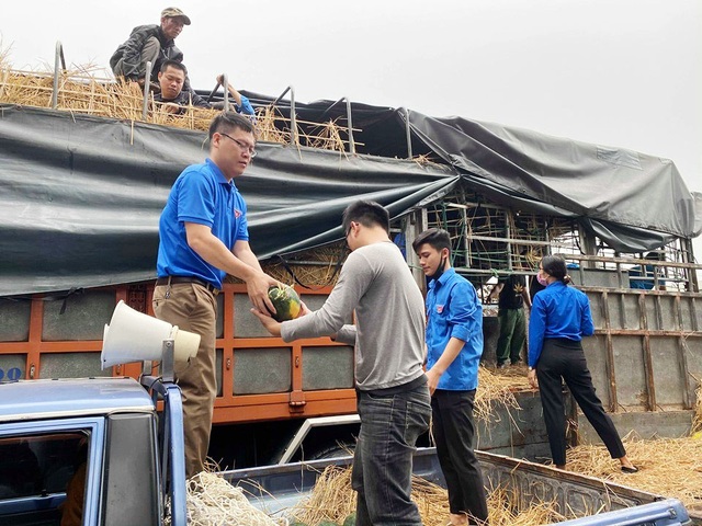 Thanh niên Nghệ An mượn xưởng may khẩu trang, chung tay phòng dịch Covid-19 - 3 Thanh niên Nghệ An mượn xưởng may khẩu trang, chung tay phòng dịch Covid-19 - 3