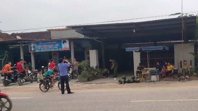 Tranh cãi nợ nần, một người đàn ông bị bắn ngay tại cổng nhà - 1 Tranh cãi nợ nần, một người đàn ông bị bắn ngay tại cổng nhà - 1