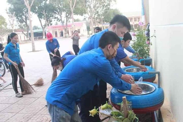 Thanh niên Nghệ An mượn xưởng may khẩu trang, chung tay phòng dịch Covid-19 - 8 Thanh niên Nghệ An mượn xưởng may khẩu trang, chung tay phòng dịch Covid-19 - 8
