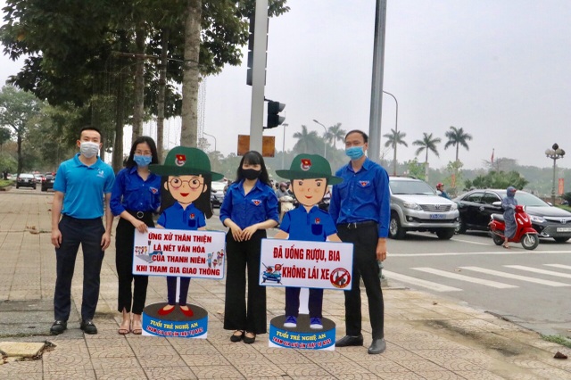 Thanh niên Nghệ An mượn xưởng may khẩu trang, chung tay phòng dịch Covid-19 - 7 Thanh niên Nghệ An mượn xưởng may khẩu trang, chung tay phòng dịch Covid-19 - 7