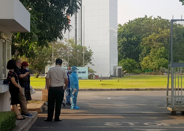 Việt kiều về nước tránh dịch- Copy.jpg