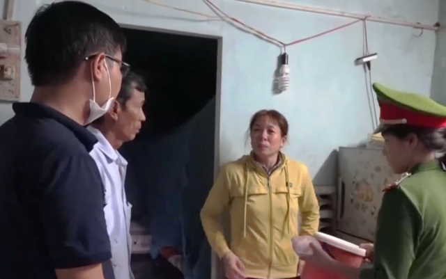 Nhân viên y tế dỏm chế vắc xin giả ngừa Covid-19: Dẹp “lang băm”, lừa đảo - 1