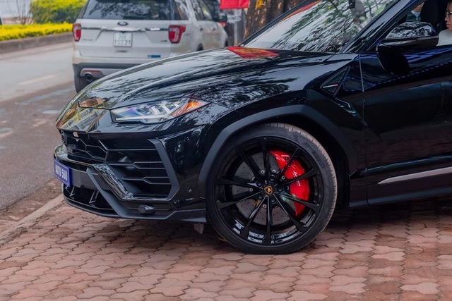 Đại gia Hà Nội chi 22 tỷ tậu Lamborghini Urus màu đen độc nhất Việt Nam - 2