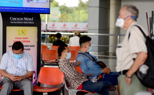 Việt kiều về nước tránh dịch- Copy.jpg