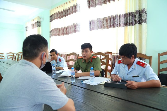 Triệu tập cô gái tung tin bệnh nhân số 17 là con Chủ tịch Thép Việt Ý - 4 Triệu tập cô gái tung tin bệnh nhân số 17 là con Chủ tịch Thép Việt Ý - 4