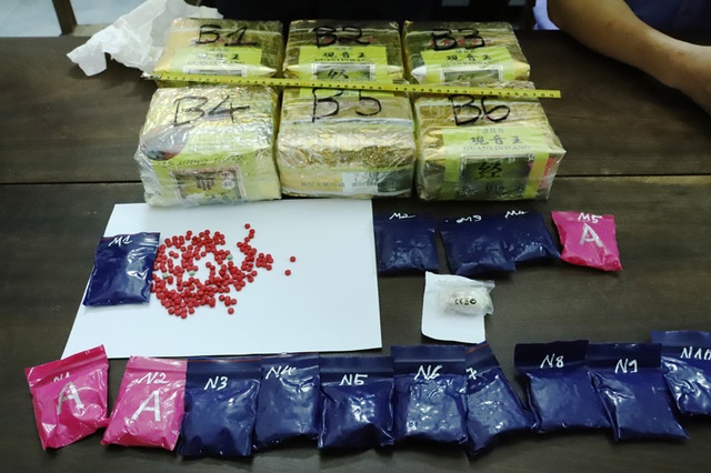 Căng mình cả đêm đón kẻ thồ 6kg ma túy và hơn 3000 viên ma túy tổng hợp - 2