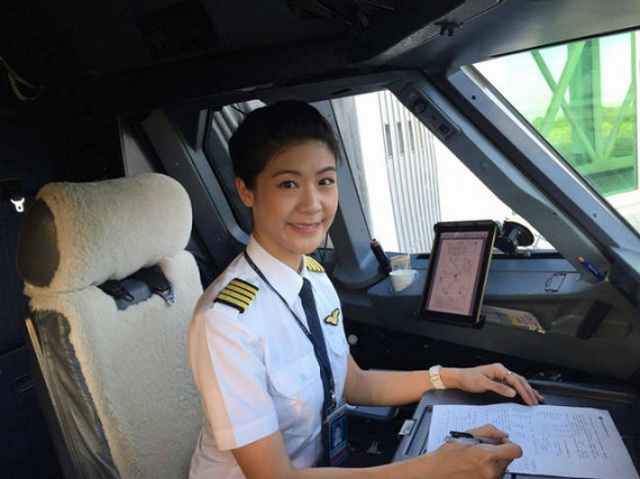 Tuyệt chiêu làm đẹp của những nữ phi công Việt Nam - 14 Tuyệt chiêu làm đẹp của những nữ phi công Việt Nam - 14