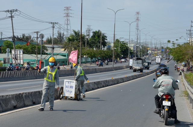“Đinh tặc” rải đinh gần trụ sở công an - 3 “Đinh tặc” rải đinh gần trụ sở công an - 3