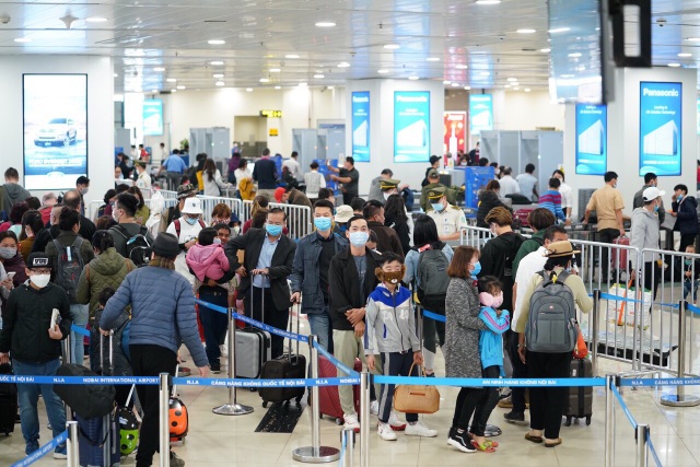 Hỏa tốc “lệnh” tạm dừng vận chuyển người Việt từ vùng dịch về TPHCM - 1