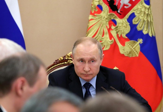 Ông Putin được bảo vệ ngày đêm, nhân viên điện Kremlin xét nghiệm Covid-19 - 1 Ông Putin được bảo vệ ngày đêm, nhân viên điện Kremlin xét nghiệm Covid-19 - 1