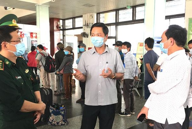 Hàng loạt ca âm tính với virus SARS-CoV-2 khi tiếp xúc gần người bệnh - 2 Hàng loạt ca âm tính với virus SARS-CoV-2 khi tiếp xúc gần người bệnh - 2