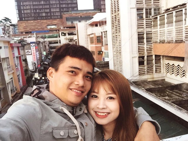 Cặp đôi chung bàn suốt thời cấp 1, lớn lên chung giường mỗi đêm - 3 Cặp đôi chung bàn suốt thời cấp 1, lớn lên chung giường mỗi đêm - 3