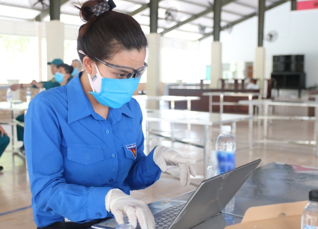 TPHCM: Đoàn viên thanh niên tham gia hỗ trợ khu cách ly dịch bệnh Covid-19 - 2 TPHCM: Đoàn viên thanh niên tham gia hỗ trợ khu cách ly dịch bệnh Covid-19 - 2