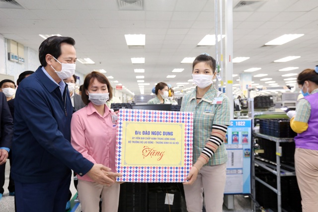 Khoảng 3 triệu lao động, 200.000 doanh nghiệp được hỗ trợ chống Covid-19 - 6 Khoảng 3 triệu lao động, 200.000 doanh nghiệp được hỗ trợ chống Covid-19 - 6