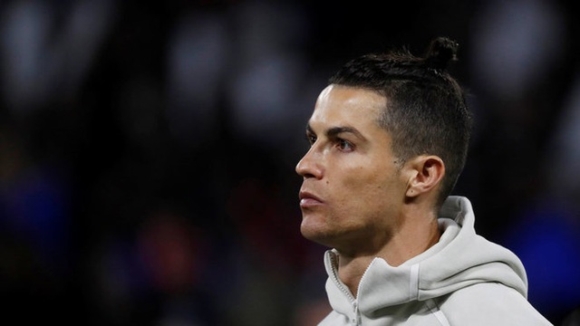 Ronaldo có thể bị giảm lương do ảnh hưởng của dịch Covid-19 - 1