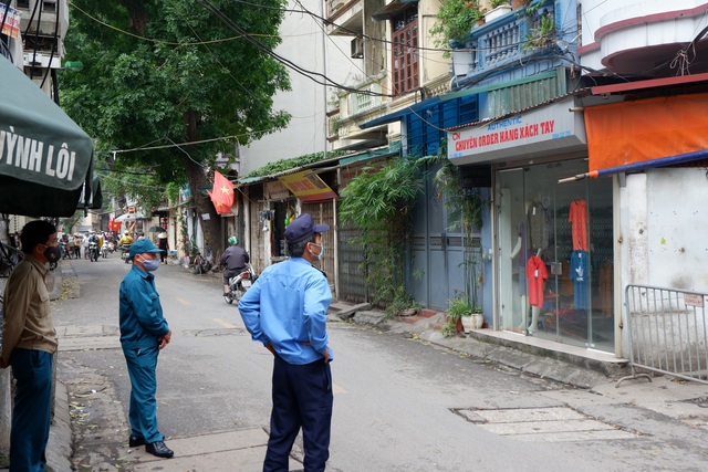 Người dân Hồng Mai dùng “chiêu độc” phòng Covid-19 sau lệnh cách ly - 7