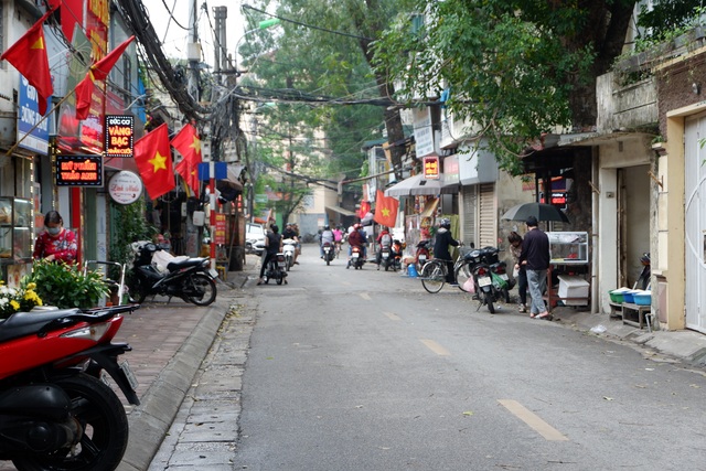 Người dân Hồng Mai dùng “chiêu độc” phòng Covid-19 sau lệnh cách ly - 5