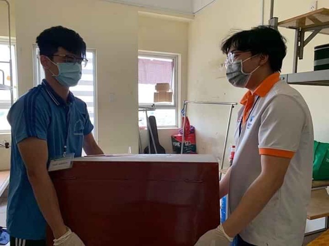 Hàng trăm SV tình nguyện góp sức vào chiến dịch phòng, chống dịch Covid-19 - 2 Hàng trăm SV tình nguyện góp sức vào chiến dịch phòng, chống dịch Covid-19 - 2