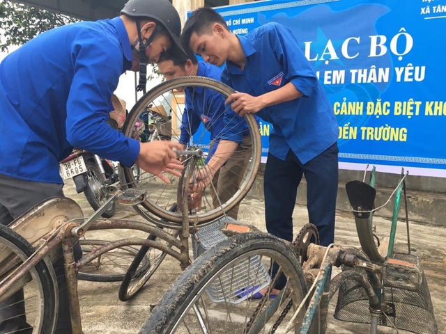 Hà Tĩnh: Biến phế liệu thành xe đạp tặng học sinh nghèo - 3 Hà Tĩnh: Biến phế liệu thành xe đạp tặng học sinh nghèo - 3