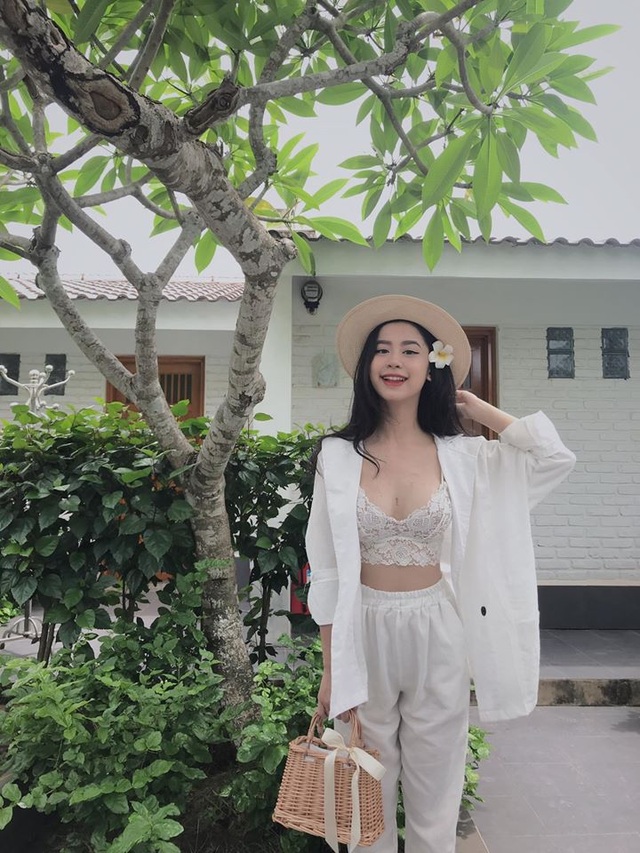 Hot girl thị phi Hàn Hằng được trang tin Trung Quốc hết lời khen ngợi - 8 Hot girl thị phi Hàn Hằng được trang tin Trung Quốc hết lời khen ngợi - 8