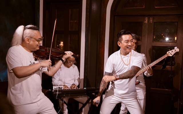 Vì dịch Covid-19, Tuấn Hưng- Quang Hà tổ chức liveshow “không có khán giả” - 6 Vì dịch Covid-19, Tuấn Hưng- Quang Hà tổ chức liveshow “không có khán giả” - 6