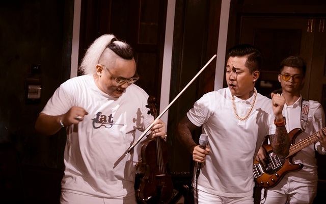 Vì dịch Covid-19, Tuấn Hưng- Quang Hà tổ chức liveshow “không có khán giả” - 1 Vì dịch Covid-19, Tuấn Hưng- Quang Hà tổ chức liveshow “không có khán giả” - 1